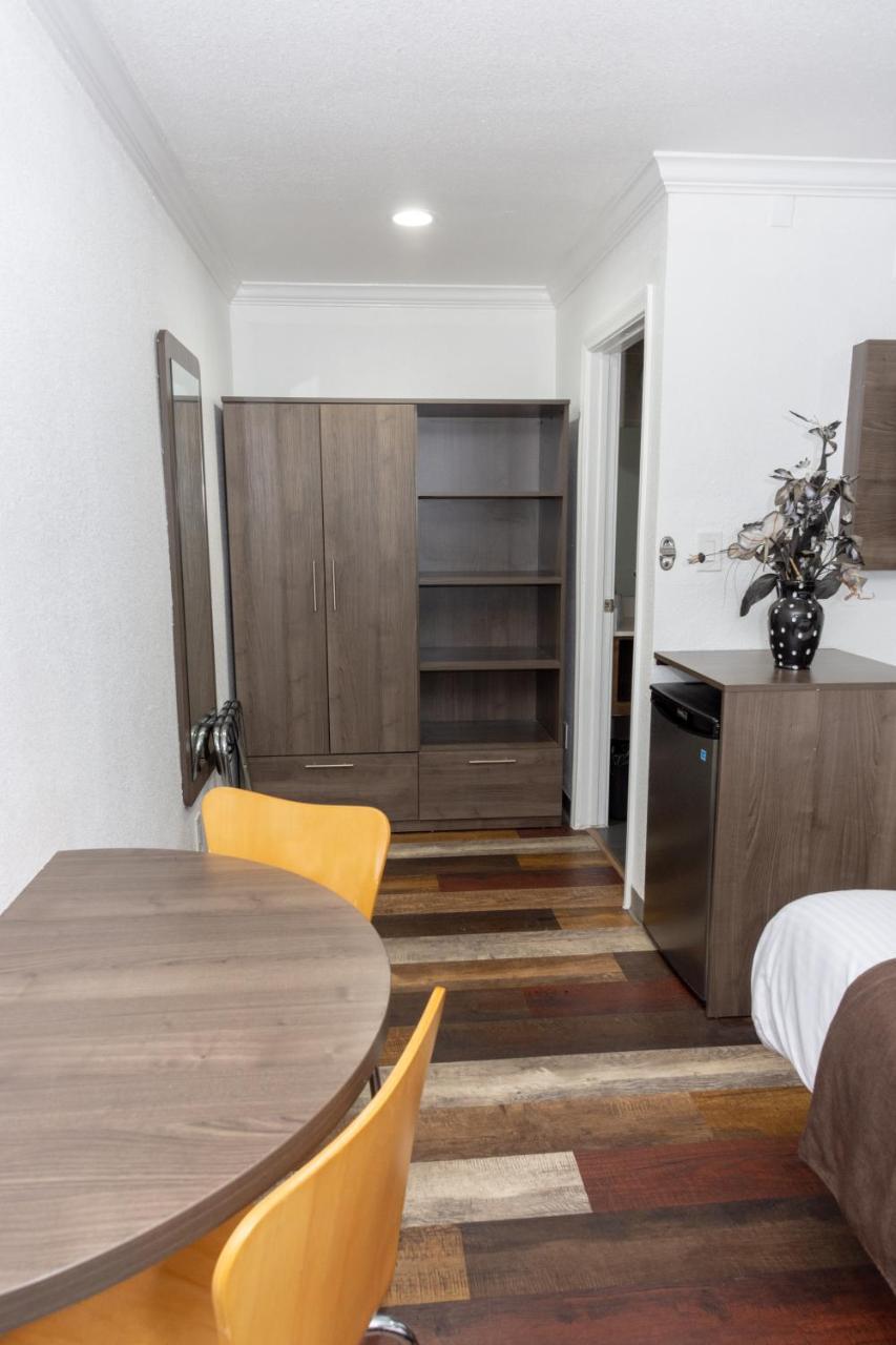 Value Inn Беллфлауэр Экстерьер фото